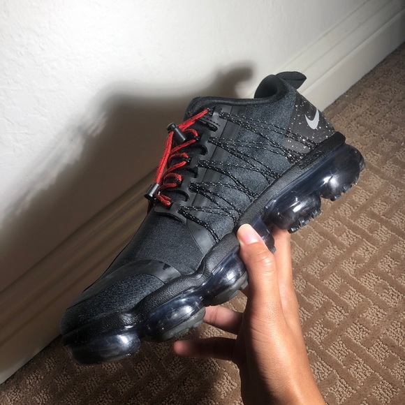 vapormax run utility red laces